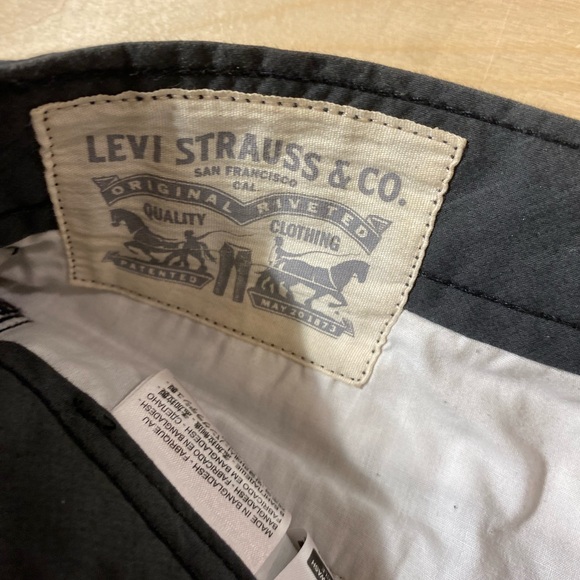 Levi Strauss Cargo Style Shorts with Canvas Belt size 38 (BK) - Picture 7 of 12